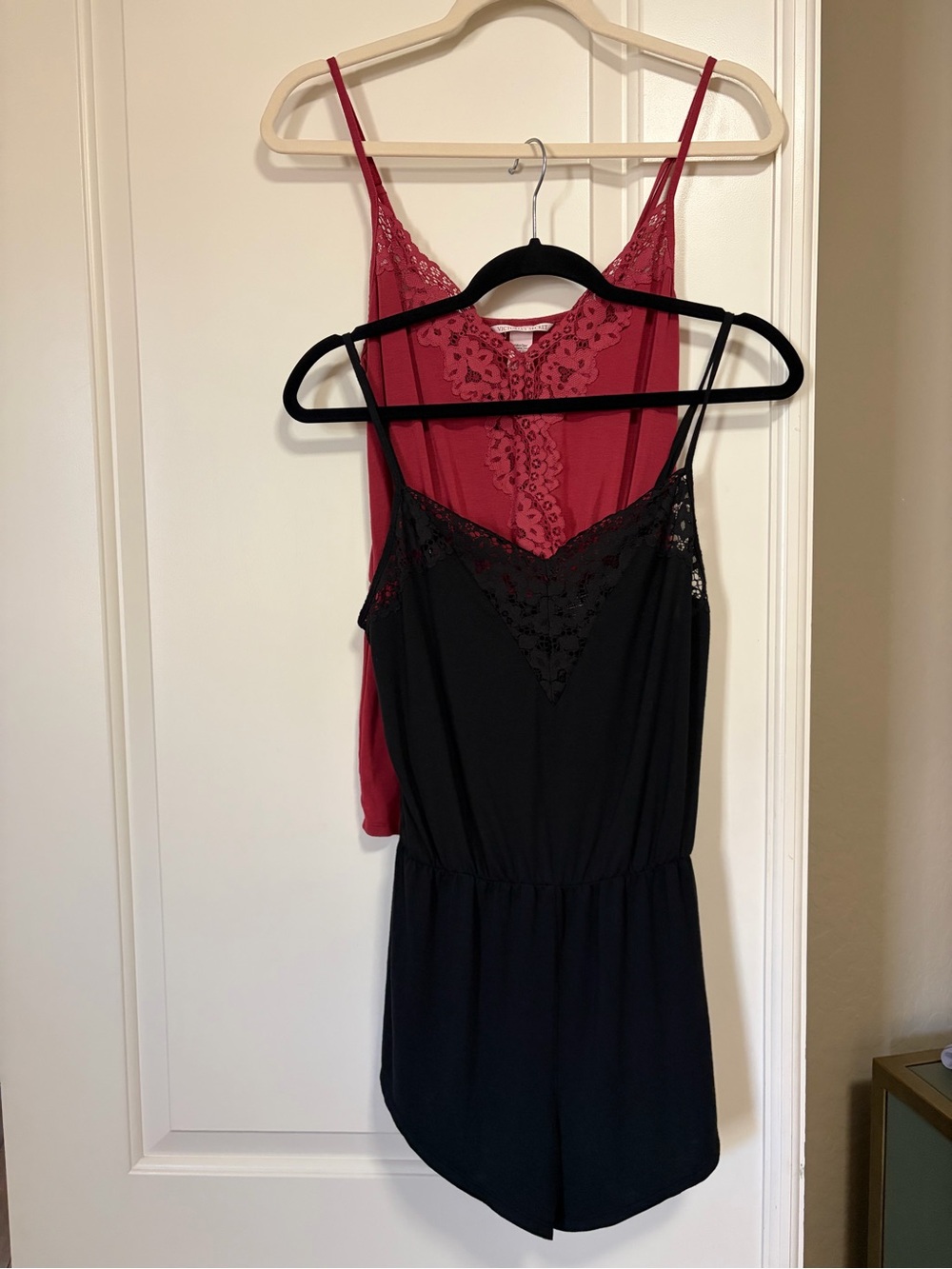 🖤🪽2 piece bundle🪽♥️Victoria's Secret Black & Red Lace-Trim Cami Romper Set🪽